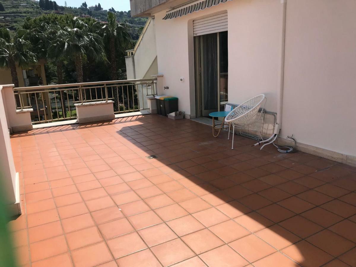 Il Giglio Apartment Bordighera Bagian luar foto
